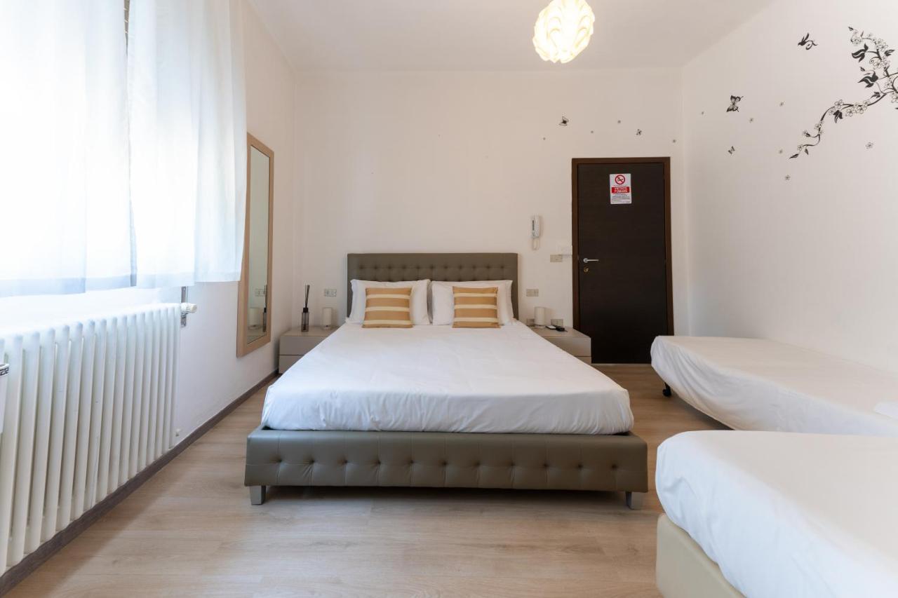 Hotel Benaco Mavras Пескиера дел Гарда Екстериор снимка