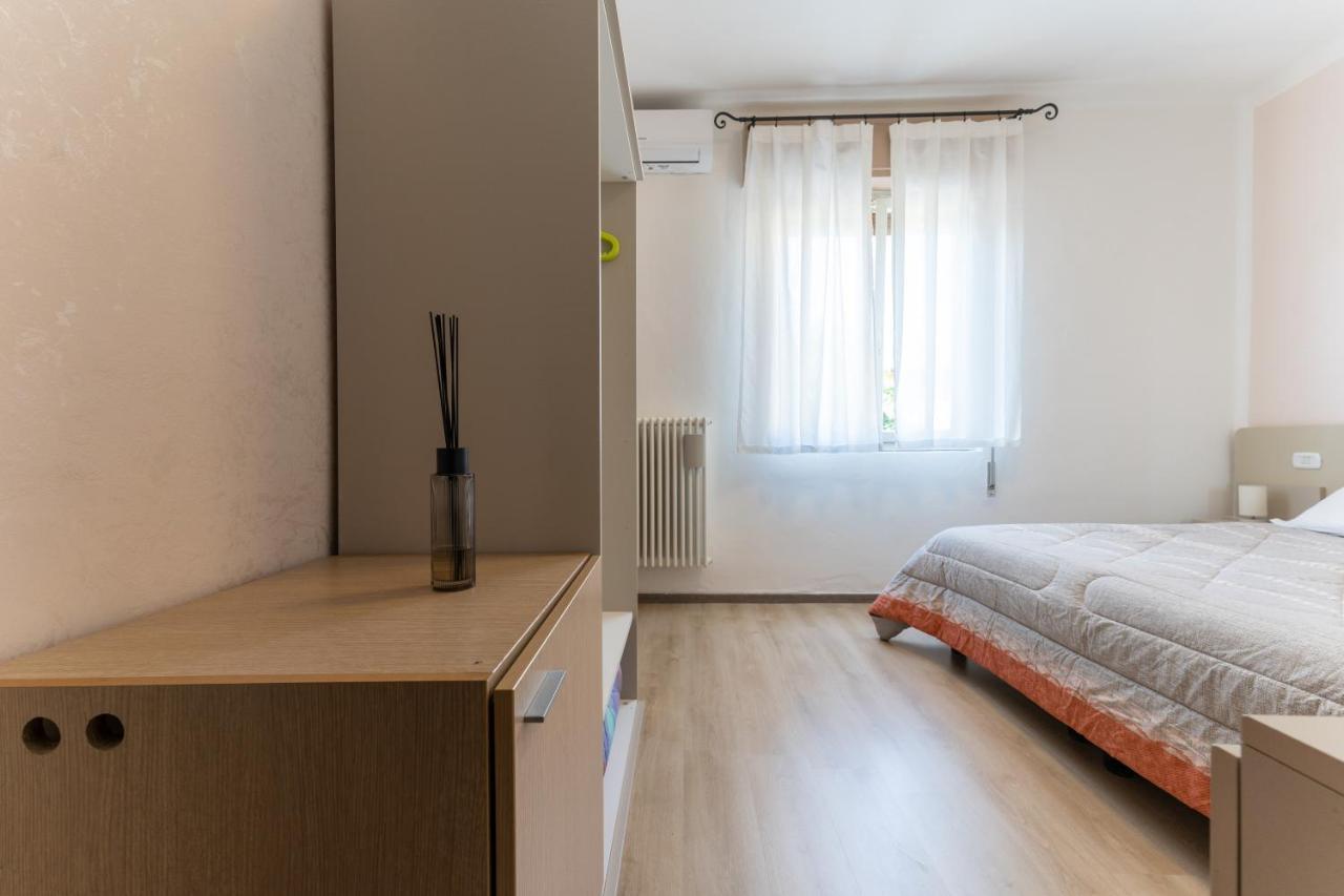 Hotel Benaco Mavras Пескиера дел Гарда Екстериор снимка