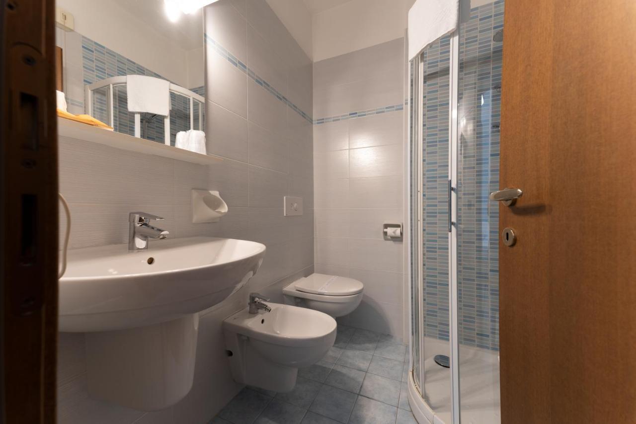 Hotel Benaco Mavras Пескиера дел Гарда Екстериор снимка