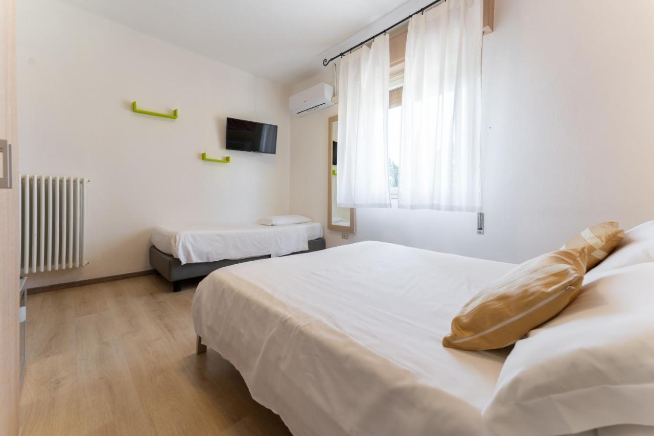 Hotel Benaco Mavras Пескиера дел Гарда Екстериор снимка