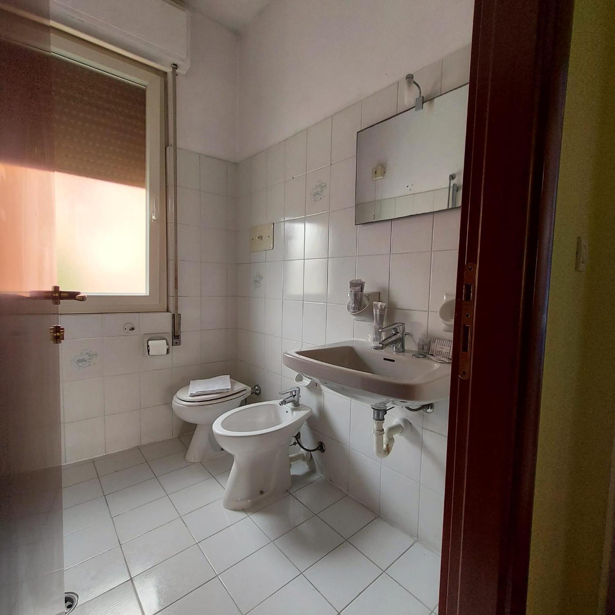Hotel Benaco Mavras Пескиера дел Гарда Екстериор снимка