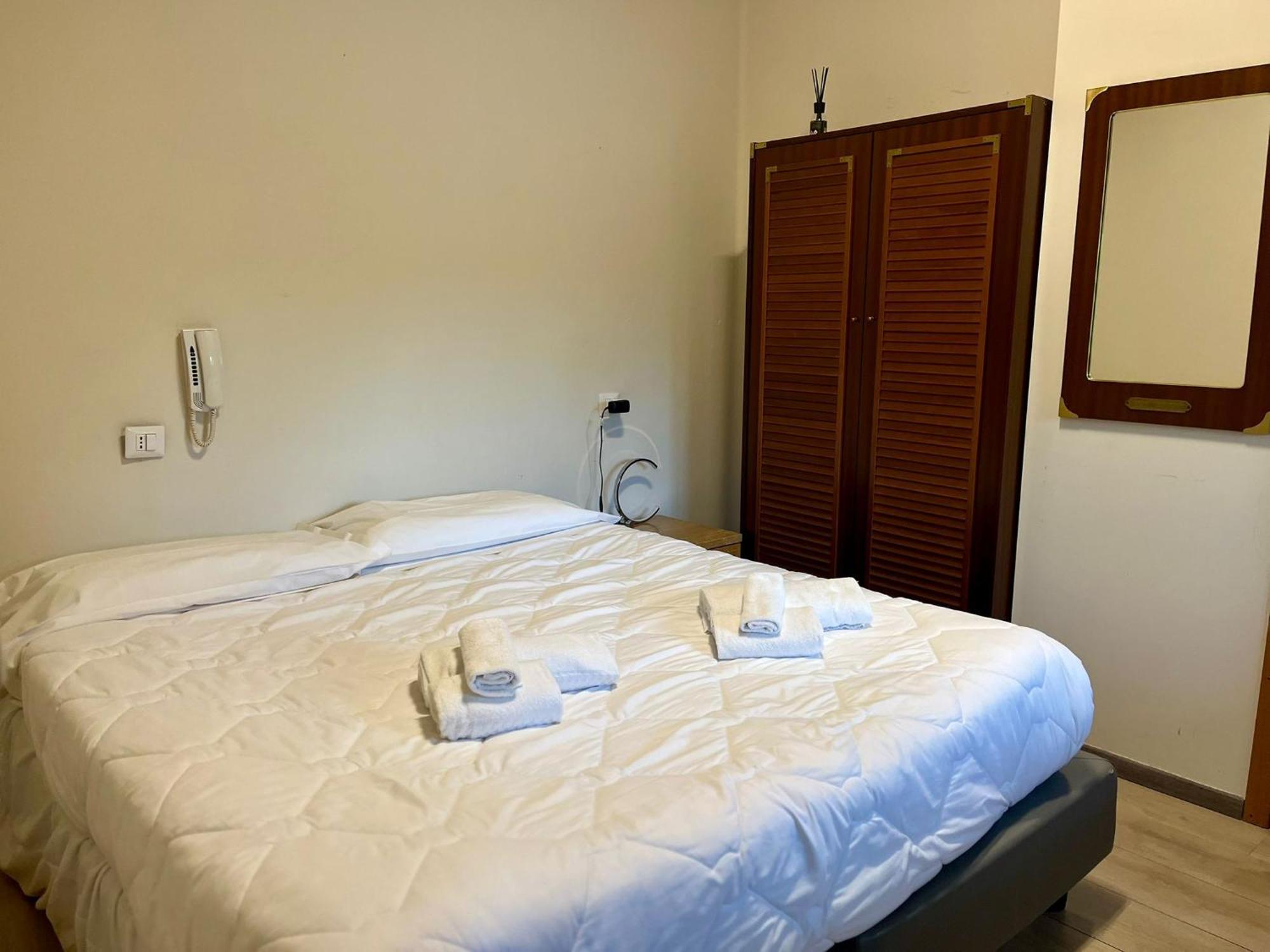 Hotel Benaco Mavras Пескиера дел Гарда Екстериор снимка